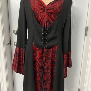 173–Chic Black and Red Lace-Up Long Sleeve